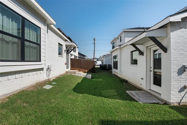 Building Photo - 1106 Bowie Dr