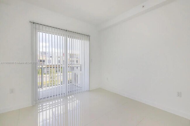 Building Photo - 25850 SW 140th Ct