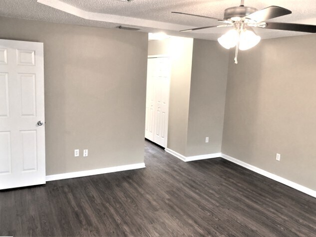 Building Photo - 2739 Ravine Hill Dr