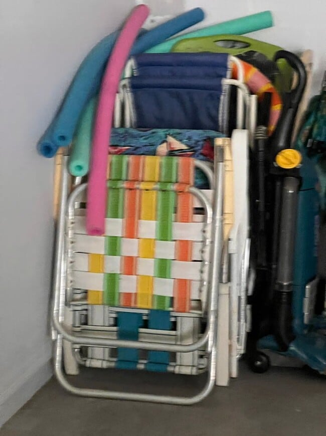 Building Photo - NEWLY LISTED 2BD/2BA/2CG Villa