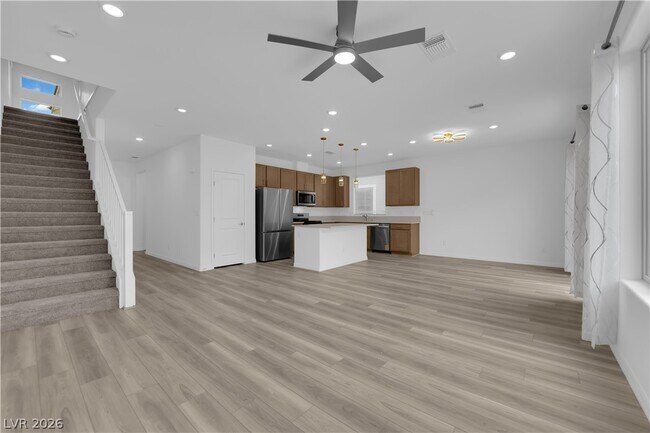 Building Photo - 10239 Estancia Hl St