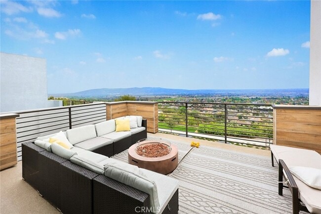 Building Photo - 478 Sycamore Dr