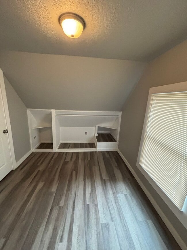 Building Photo - Rare Find! Private Yard + Firepit | Upstairs 1BR with Separate Entrance