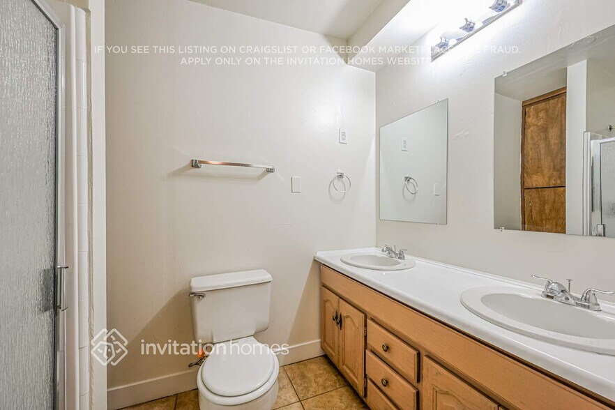 Building Photo - 11207 W Oregon Ave