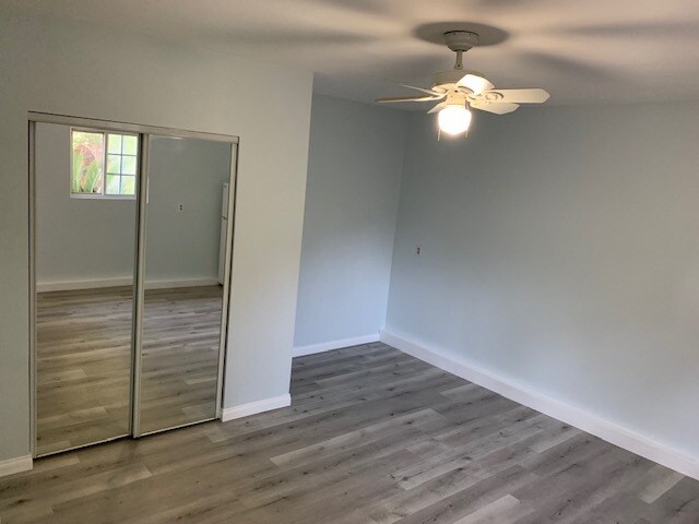 Main room area - 5029 Douglas Ln
