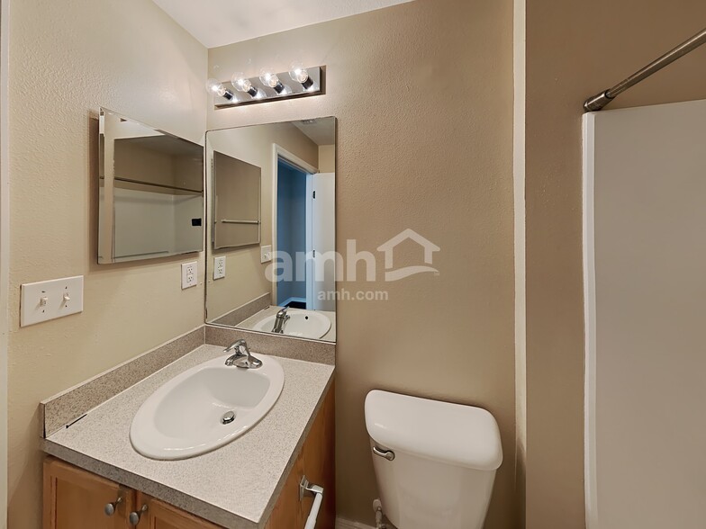 Building Photo - 30812 Temple Stand Ave