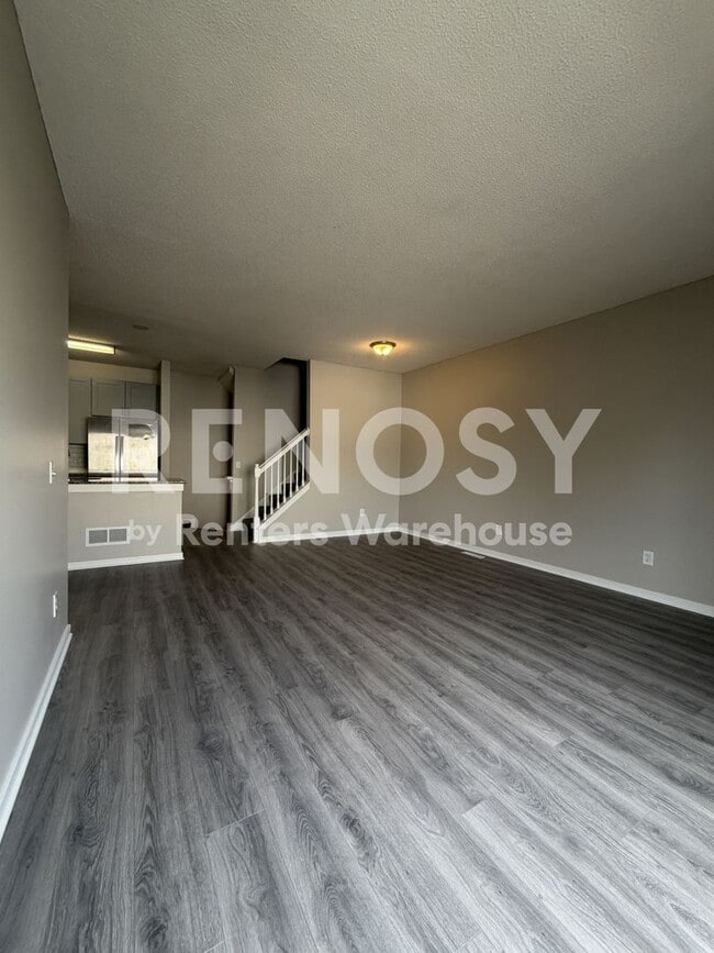 Building Photo - Available Now 3 Bedroom 2 Bath Townhouse in Woodbury