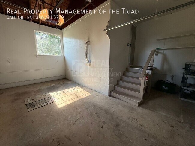 Building Photo - 3300 Anderson Dr