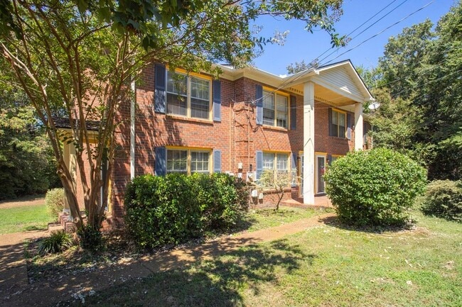 Building Photo - 718 Holder Dr