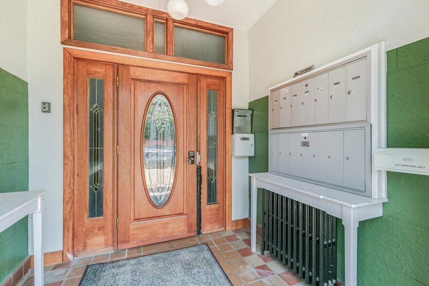 Building Photo - 1666 Detroit St