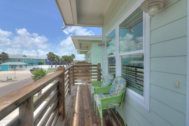 Building Photo - 1924 Eleventh Street-SI ID1023215P