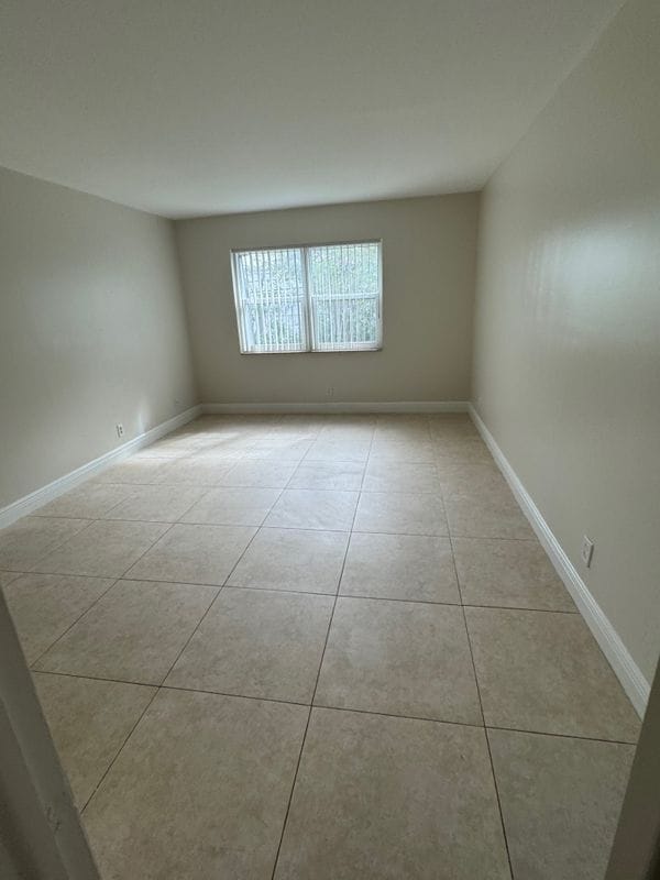 Building Photo - 3101 Oakland Shores Dr