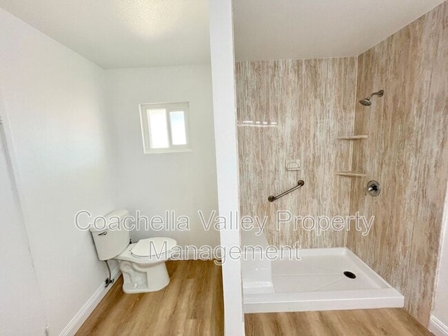 Building Photo - 1900 S Palm Canyon Dr