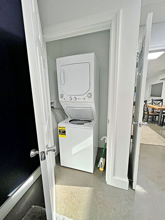 Building Photo - Furnished 1BR Apartment in Industrial Area | Easy I-64 Access | Truck Parking Available