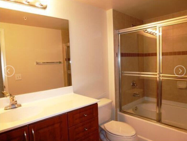 Building Photo - 6482 Emerald Dunes Dr