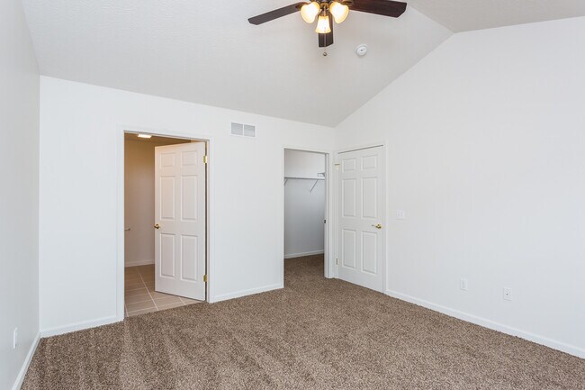 Building Photo - 50 Silverlight Wy