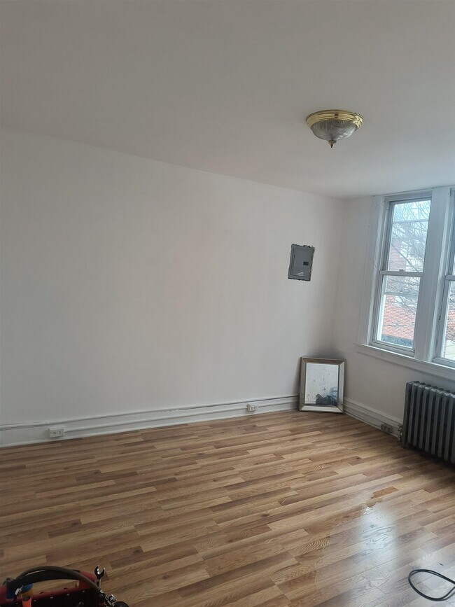 Building Photo - 124 69th St