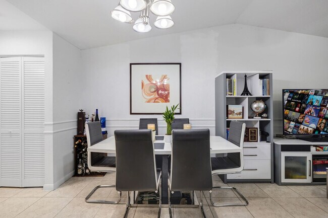 Building Photo - 5310 SW 138th Pl