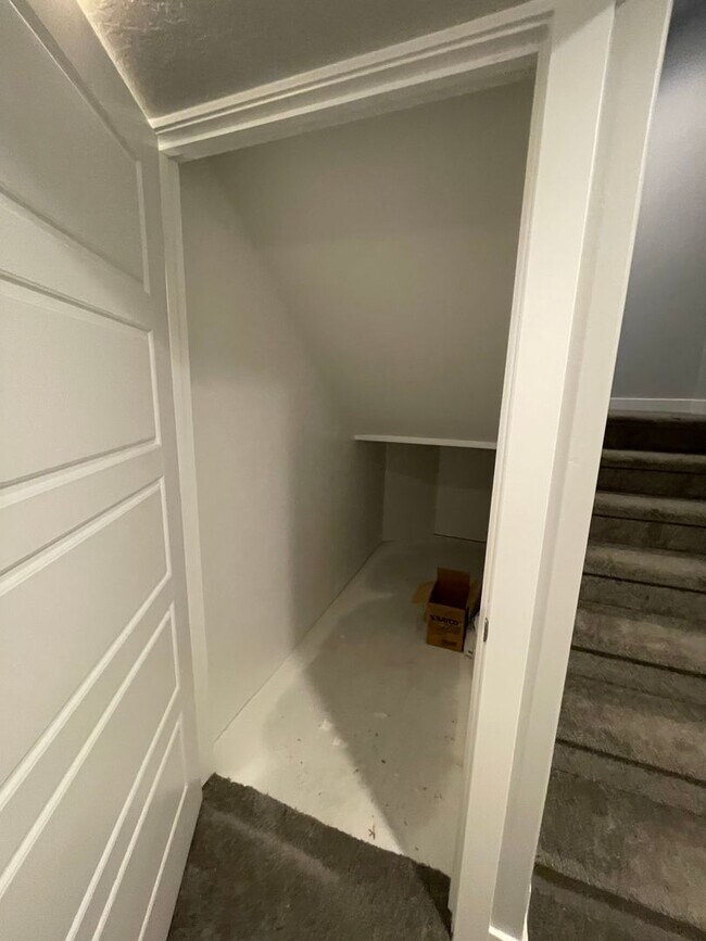 Building Photo - Fantastic GORGEOUS Home!