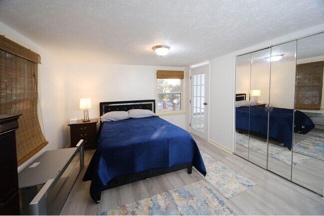 Building Photo - 414B Laurens Street NW