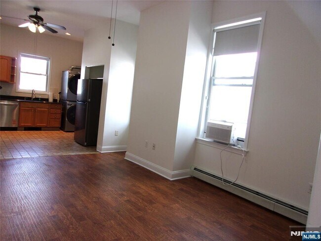 Building Photo - 1 Hawthorne Ave