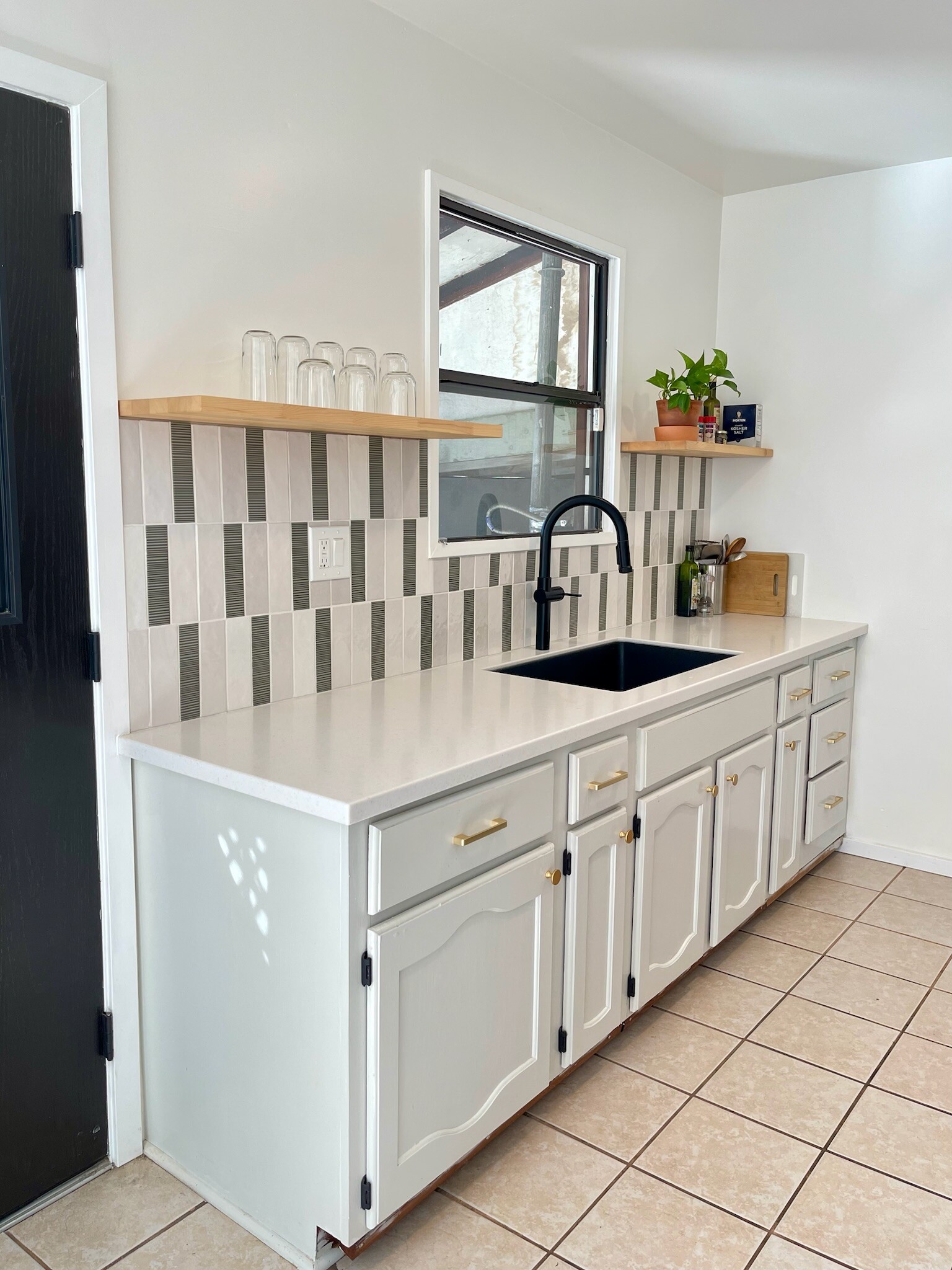 Kitchen - 13219 Crossdale Ave