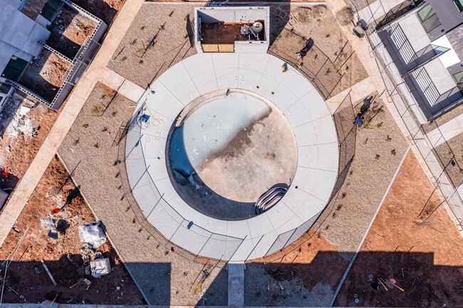 Building Photo - 432 S 32nd St