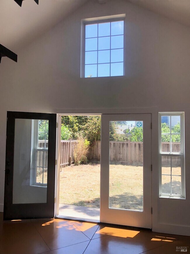 Primary Photo - 334 Ridgway Ave