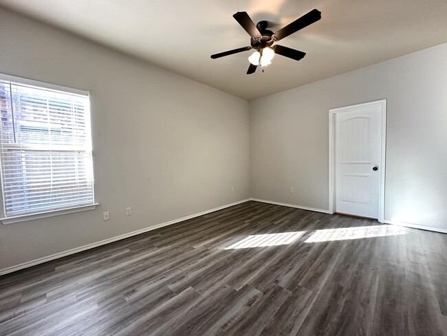 Building Photo - 3120 112th St