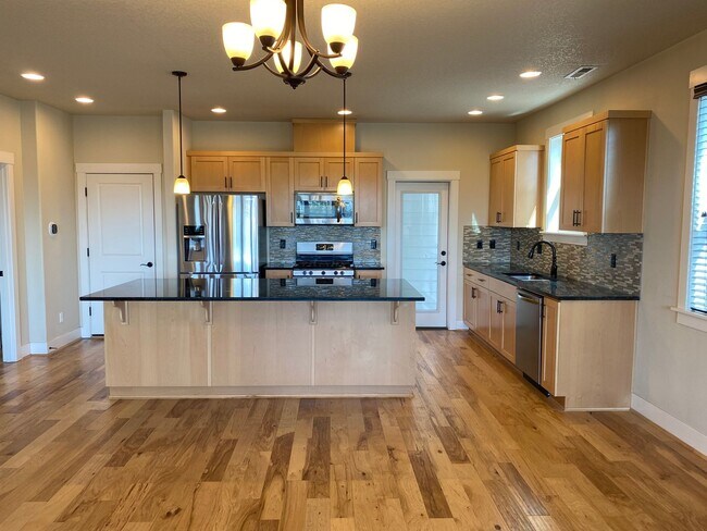 Building Photo - Bethany Creek 3 Bedroom Home!