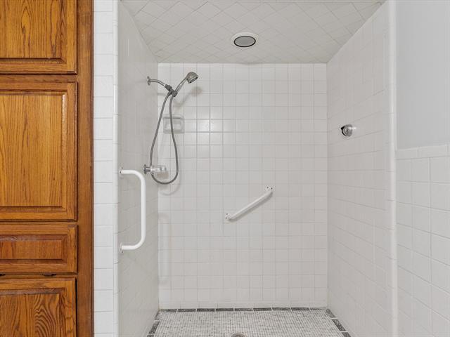 Building Photo - 1004 Overhill Dr