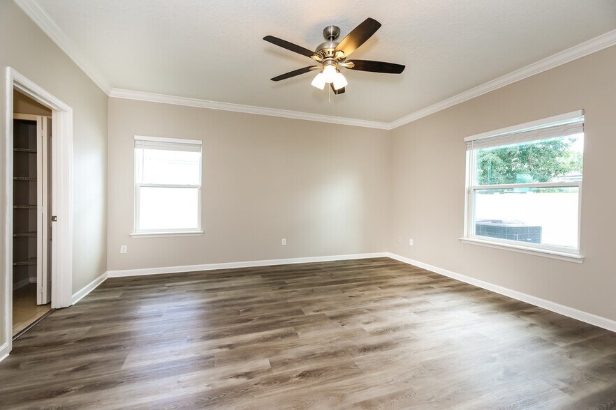 Building Photo - 16171 Magnolia Grove Way