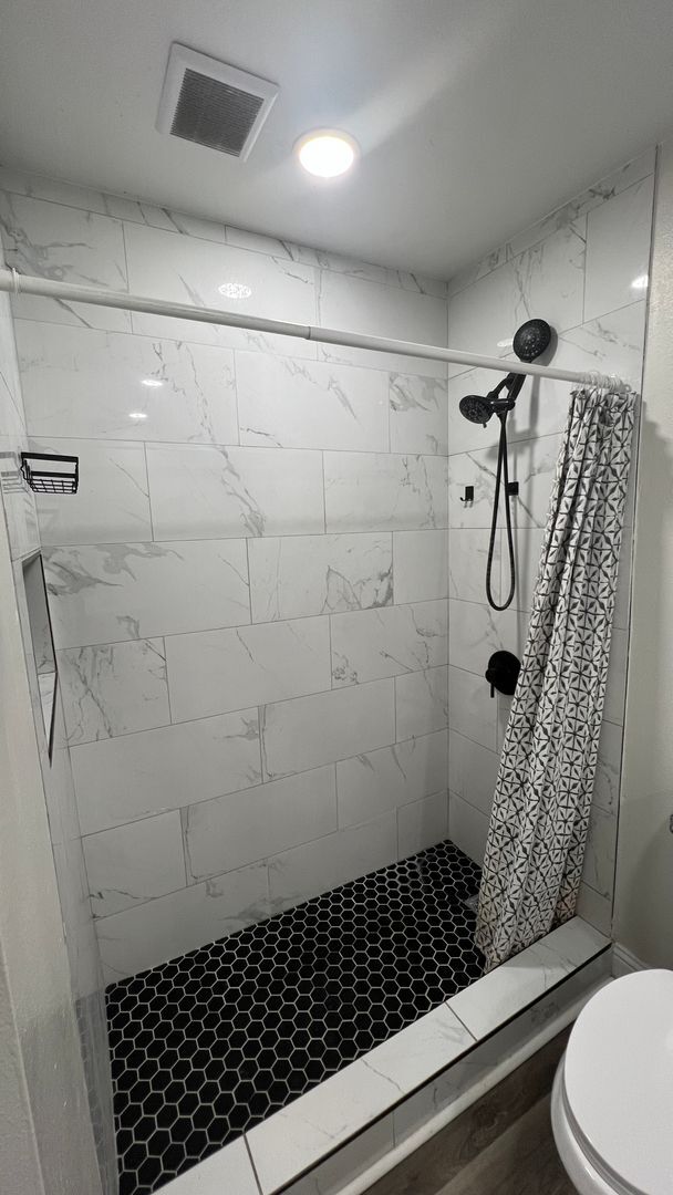 Building Photo - UPGRADED 4 bedroom 2 bathroom home