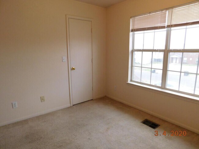 Building Photo - 2811 Cantabrian Dr
