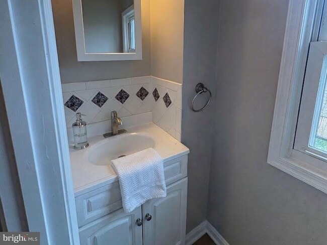 Building Photo - 5126 Call Pl SE