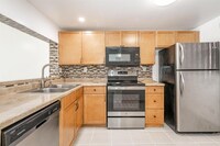 Building Photo - 1811 Sabal Palm Dr