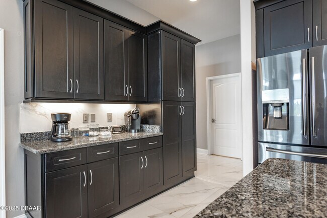 Building Photo - 3548 John Anderson Dr