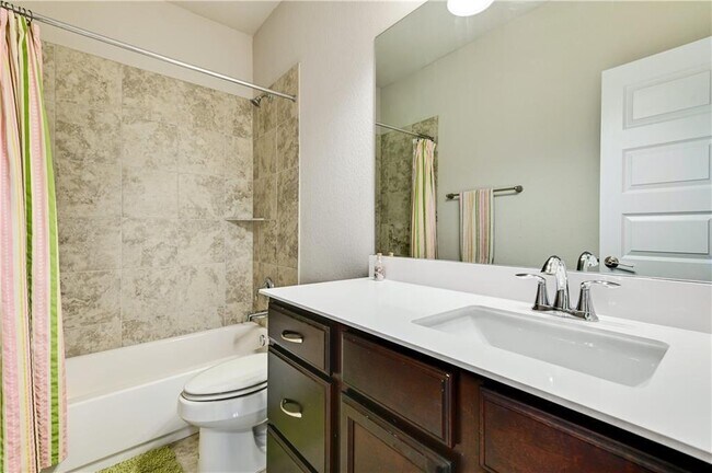 Building Photo - 6825 Leonardo Dr