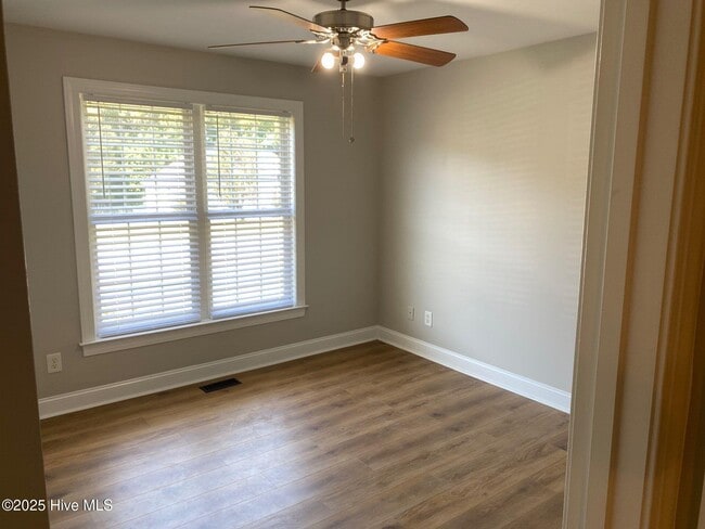 Building Photo - 1149 Stone Creek Dr