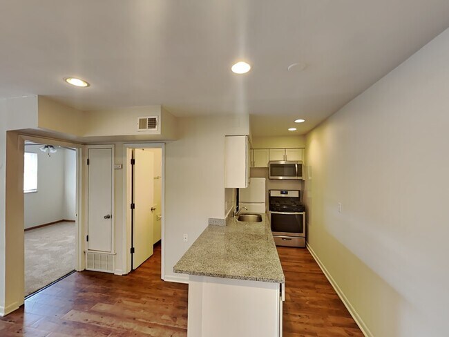 Building Photo - 31 Chittenden Ave