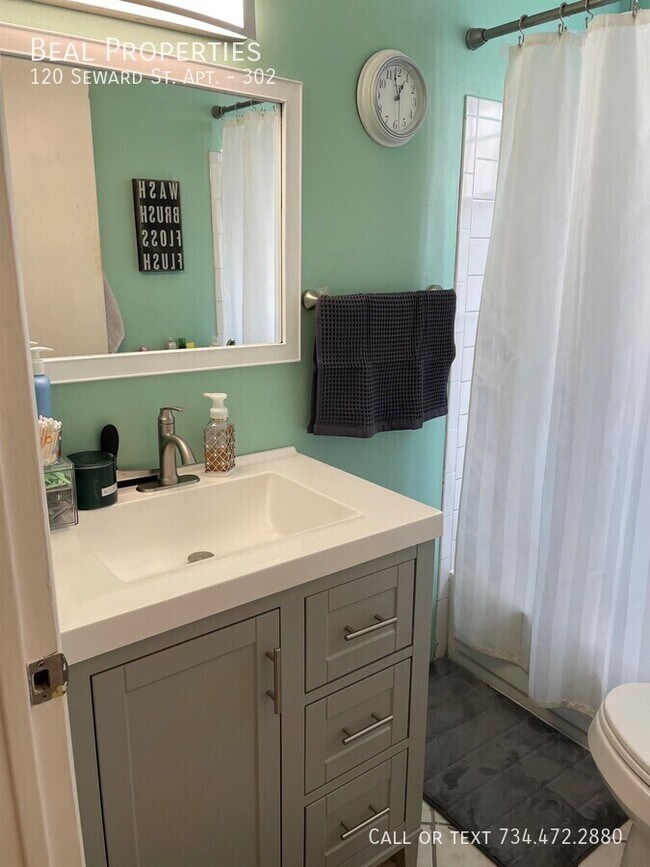 Building Photo - 120 Seward St