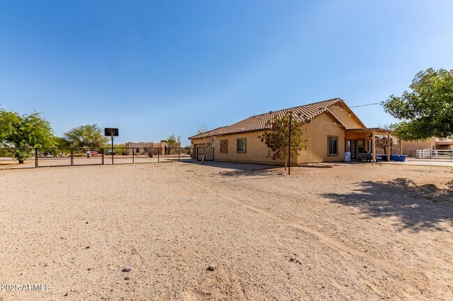 Building Photo - Massive Equestrian Property with Mountain ...