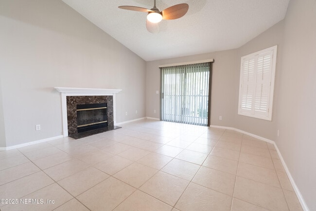 Building Photo - 800 Ironwood Dr