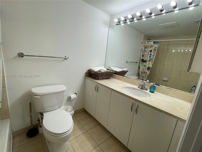 Building Photo - 1750 N Bayshore Dr