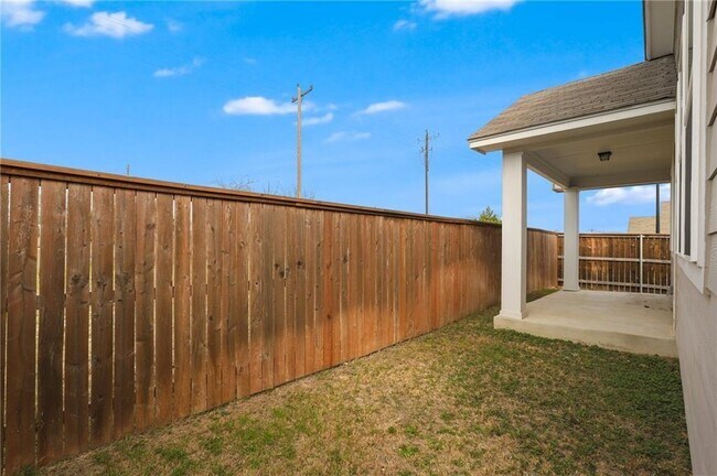 Building Photo - 217 Michaelis Dr