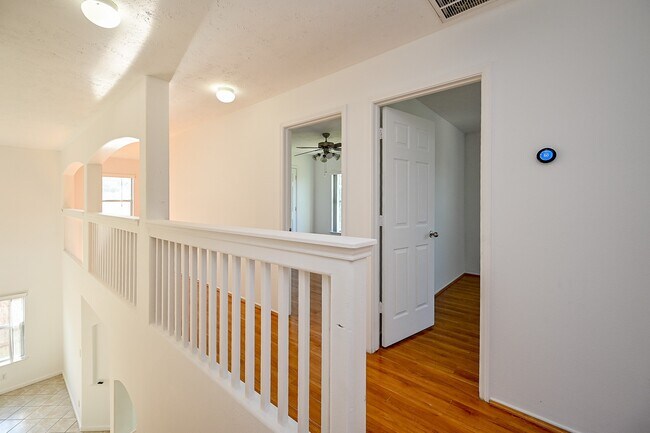 Building Photo - 18135 Brightwood Park Ln