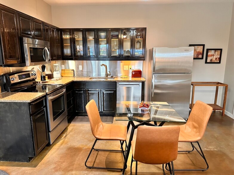 Kitche - 211 E 33rd St