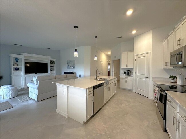 Building Photo - 14221 Heritage Landing Blvd