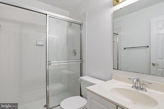 Building Photo - 981 Herons Run Ln