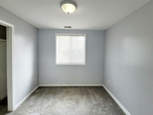 Building Photo - 6187 Blythefield Ave NE